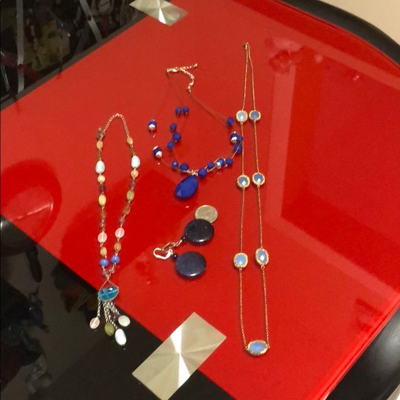 Jewelry - Bundle of jewelry